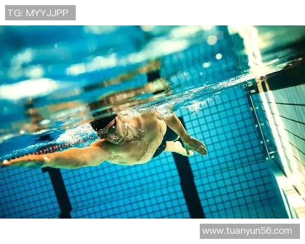 游泳训练技巧全解析:从基础动作到提高耐力的全面指南